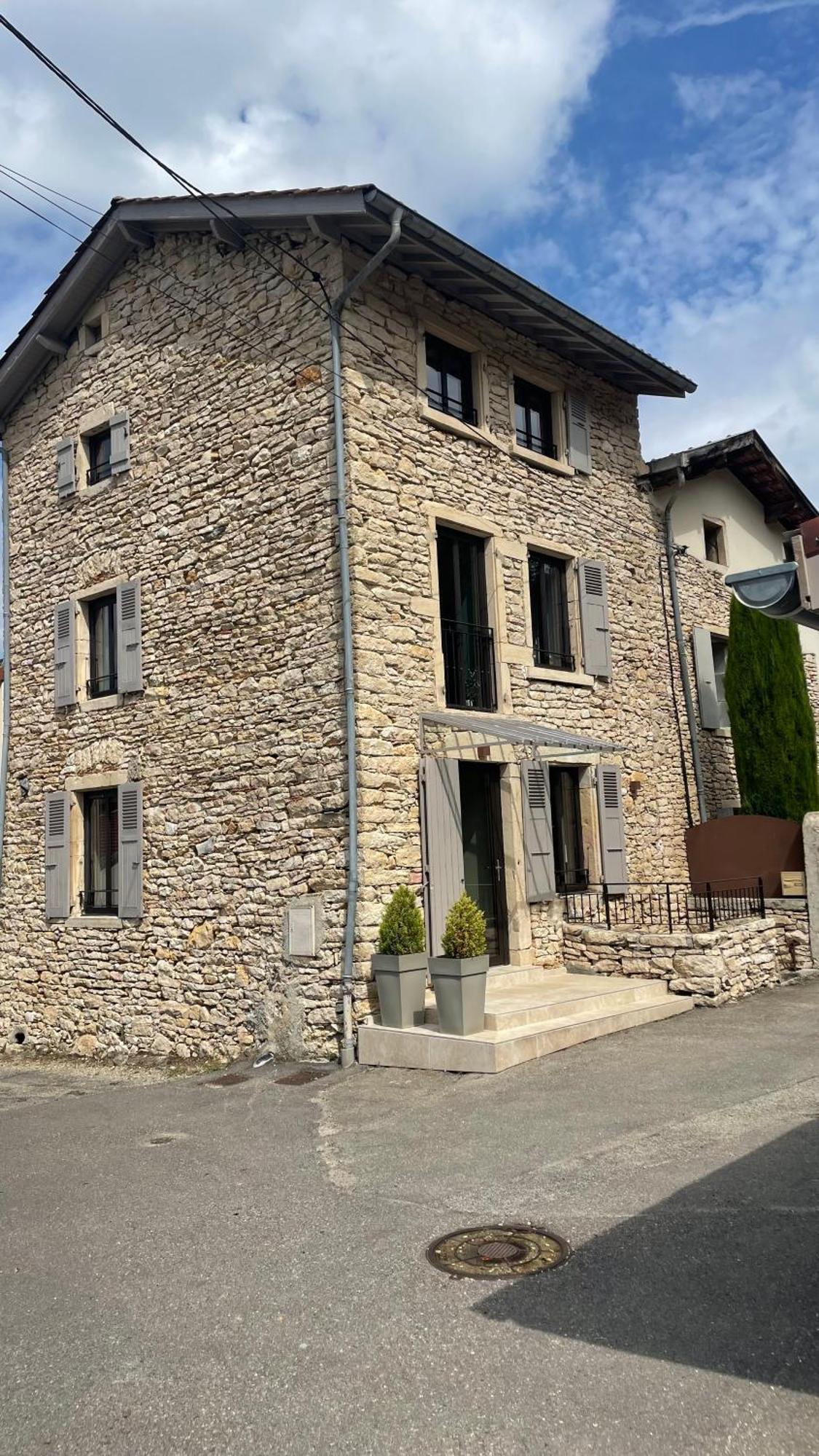 La Maison De Mounette L'Isle-d'Abeau Exterior foto